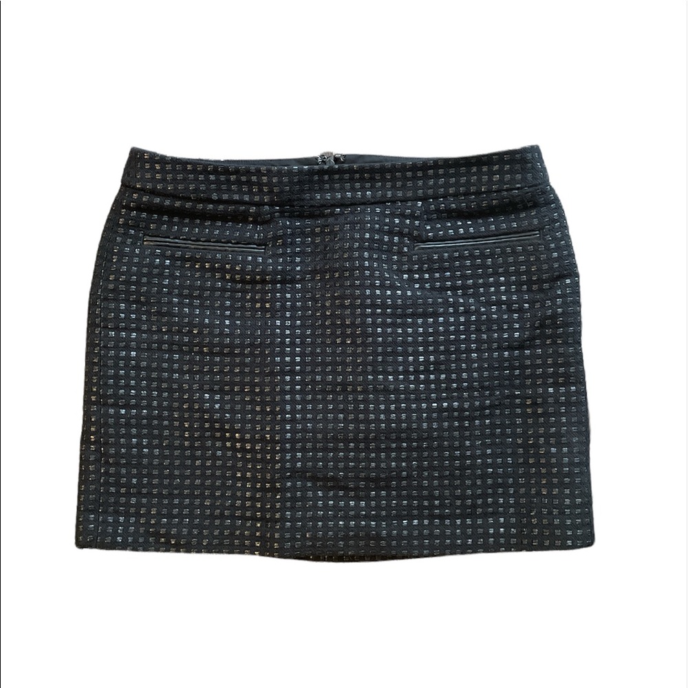 🌟5 for $25🌟 GAP mini skirt featuring high waist & shiny detail